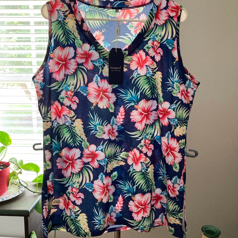 Floral v neck tank top